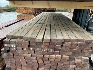 Ca. 280x Hardhouten Onderliggers Geschaafd, 40x70mm, lengte 335cm